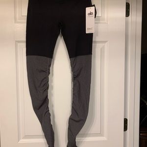 Alo Yoga  leggings